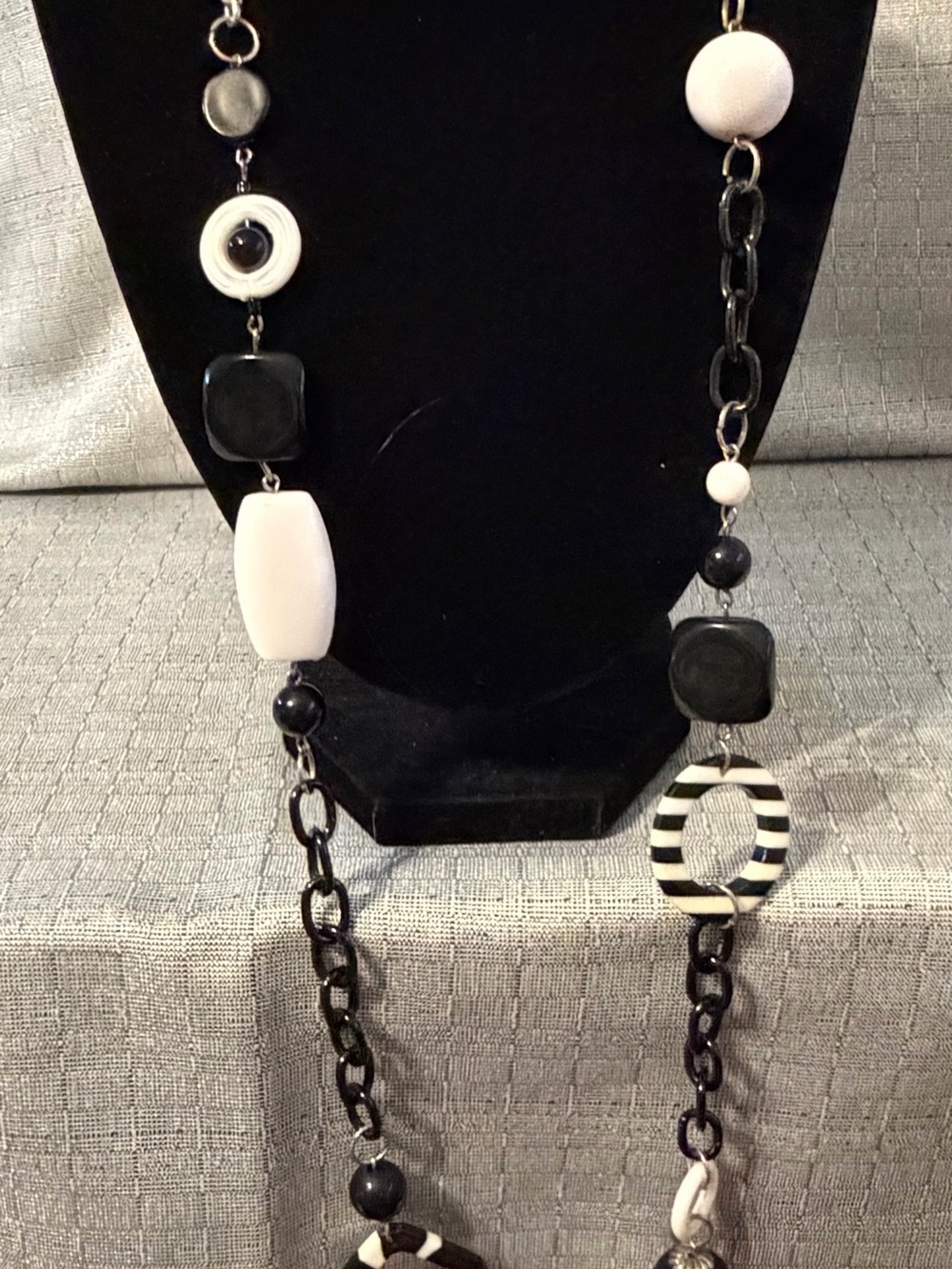 Black and White Statement Bead Necklace - Women Jewelry